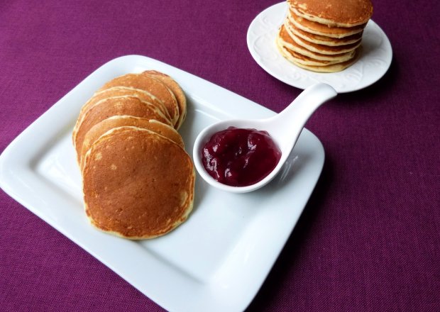 Fotografia przedstawiająca Kokosowe pancakes