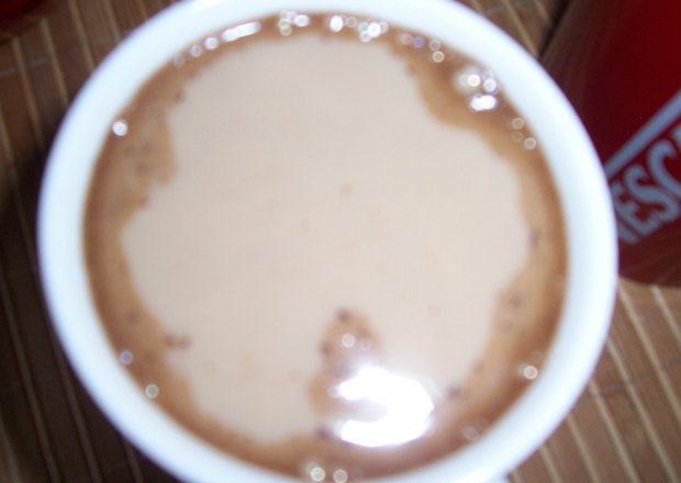 Fotografia przedstawiająca koktail mleczno-czekoladowy