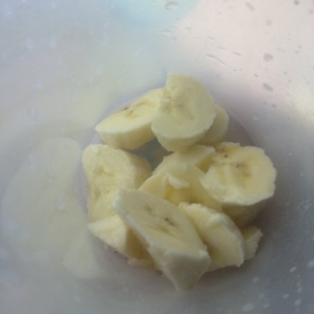 Krok 1 - koktaj bananowo-jagodowy foto