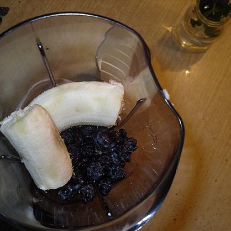 Krok 2 - Koktajl banan - jeżyna foto
