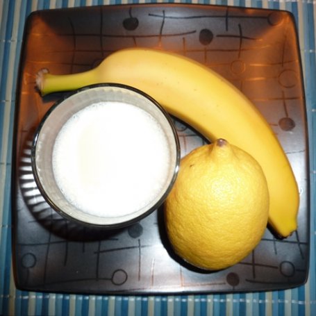 Krok 1 - Koktajl bananowo cytrynowy foto