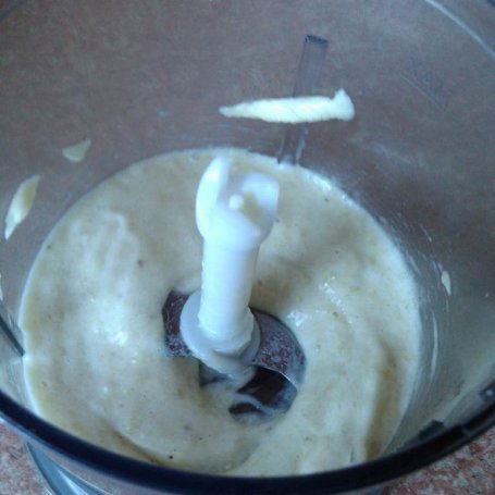 Krok 1 - Koktajl bananowo-jogurtowy z musem z kiwi  foto