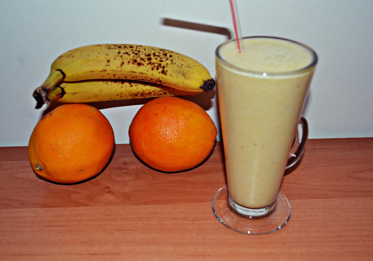 Koktajl bananowo-pomarańczowo foto