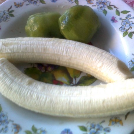 Krok 1 - Koktajl bananowy z kiwi foto