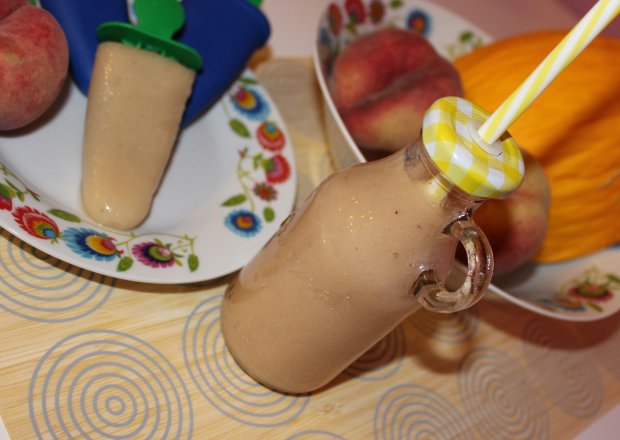 Fotografia przedstawiająca Koktajl i lody z melonem