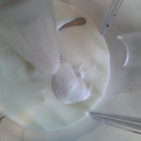 Krok 1 - Koktajl jogurtowy z malinami i siemieniem lnianym foto