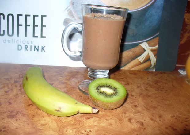 Fotografia przedstawiająca Koktajl kakaowy z otrębami pszennymi