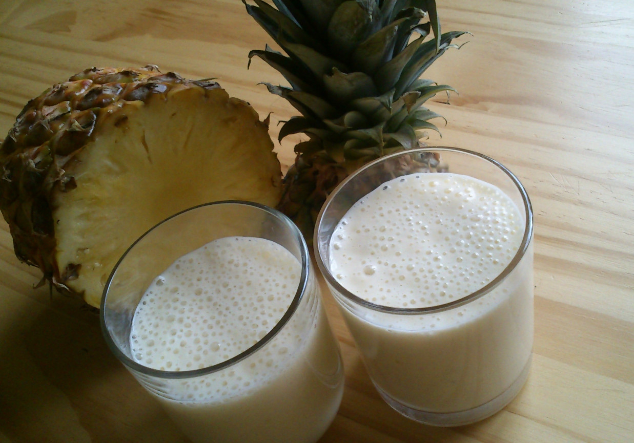 Koktajl kokosowo - ananasowy foto