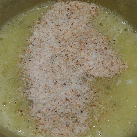 Krok 4 - Koktajl kokosowy z miodem, bananem i kiwi foto