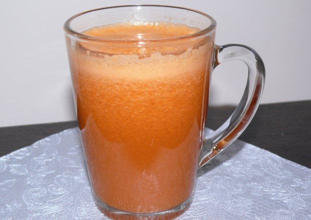 Fotografia przedstawiająca Koktajl marchewkowy