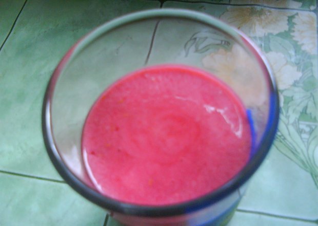Fotografia przedstawiająca Koktajl mleczno-owocowy