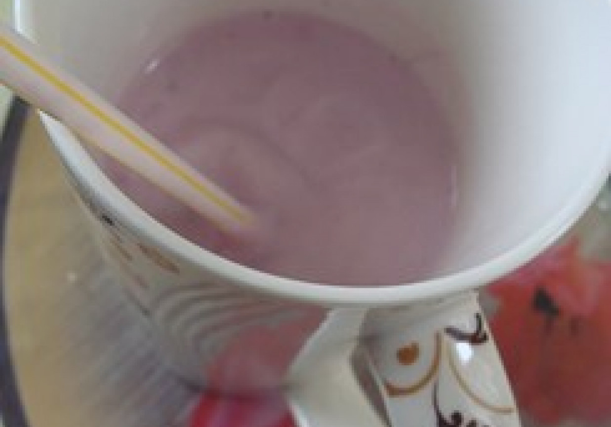 koktajl mleczny z sokiem rokitnika foto