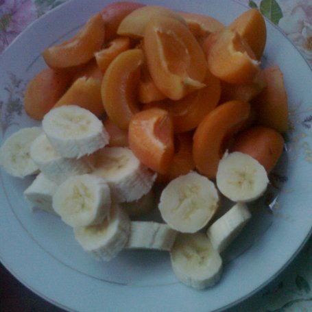 Krok 2 - Koktajl morelowo-bananowy foto
