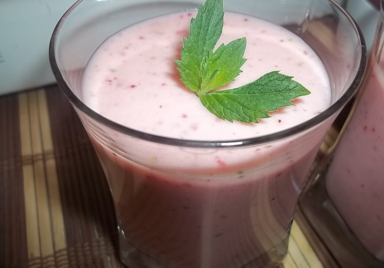Koktajl owocowo-jogurtowy foto