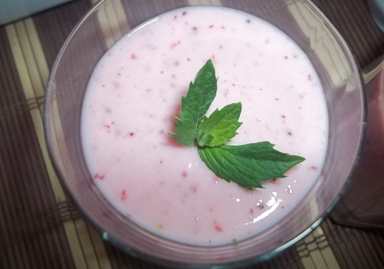 Koktajl owocowo-jogurtowy foto