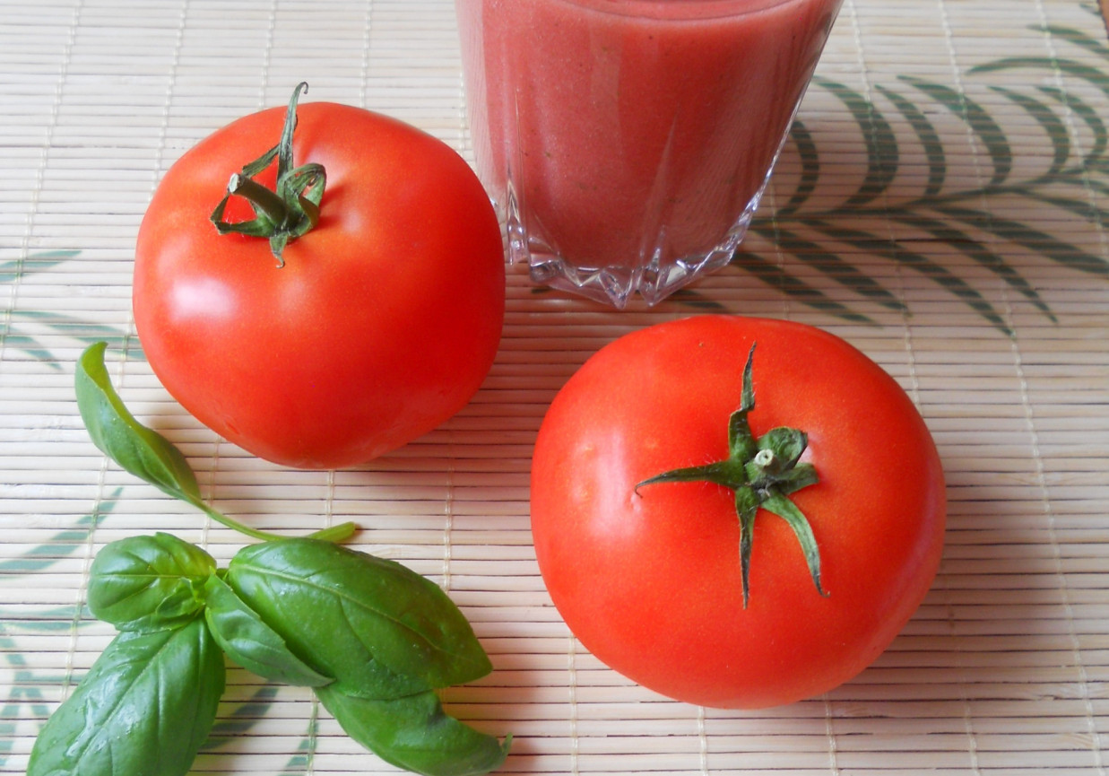 Koktajl pomidorowo-bazyliowy foto