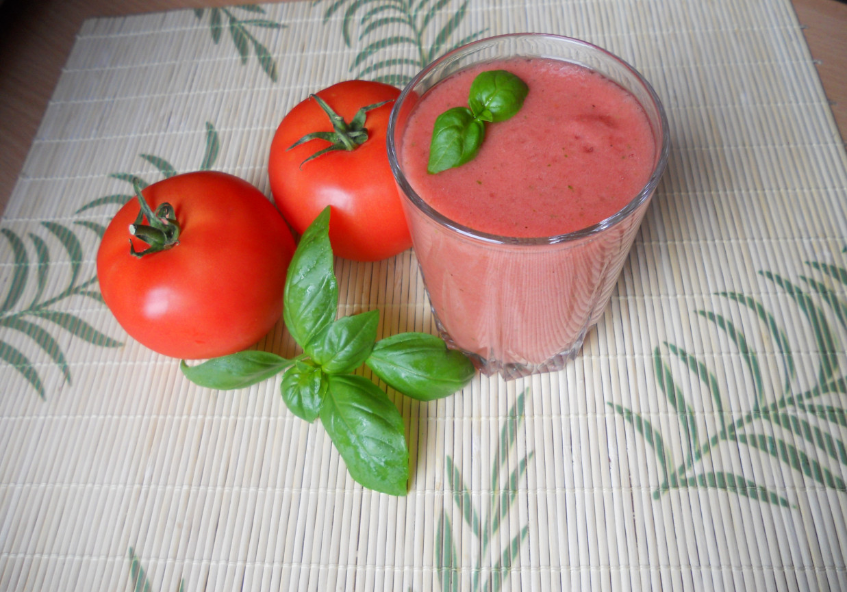 Koktajl pomidorowo-bazyliowy foto