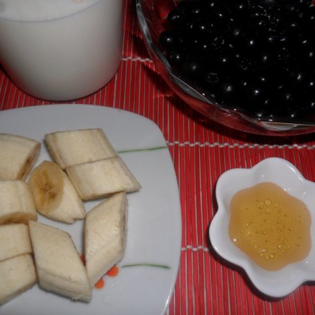 Krok 1 - Koktajl z aronii i banana foto