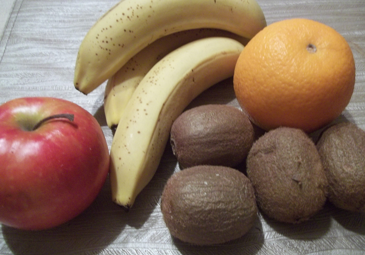 Koktajl z kiwi, bananem i pomarańczą foto