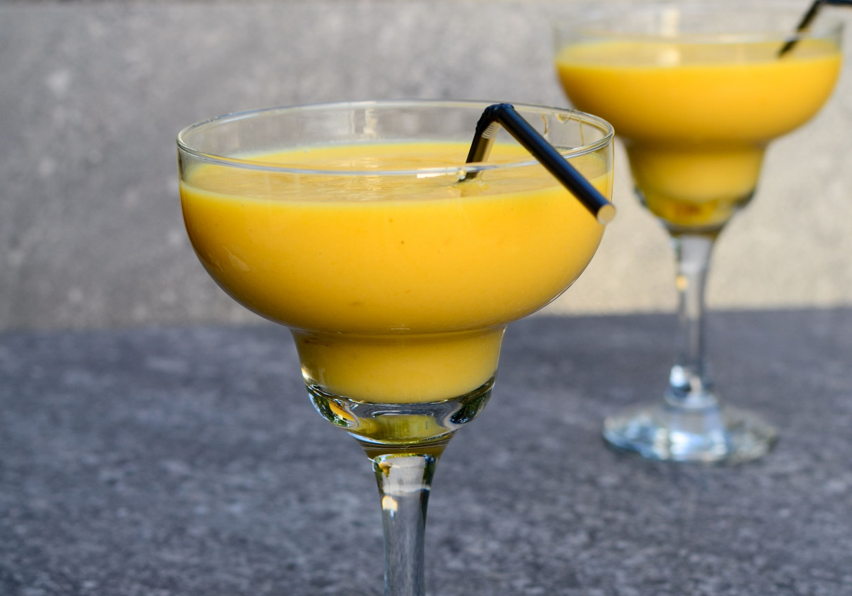 Koktajl z mango, nektarynki i gruszki foto