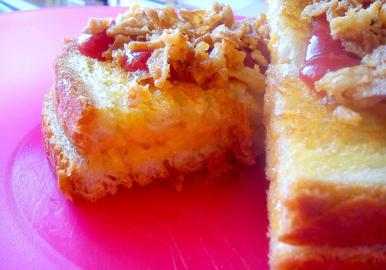 Kolacja w 5 min - Grillowana kanapka z serem cheddar foto