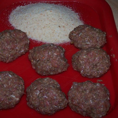 Krok 5 - Kolejna odsłona mielonych, czyli bez bułki, ale za to z serem :) foto