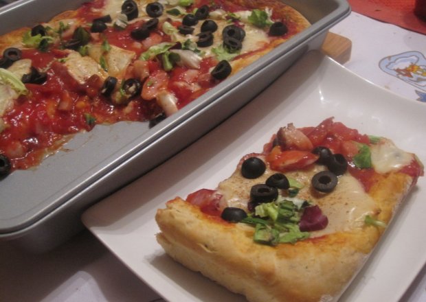 Fotografia przedstawiająca Kolorowa pizza Joli