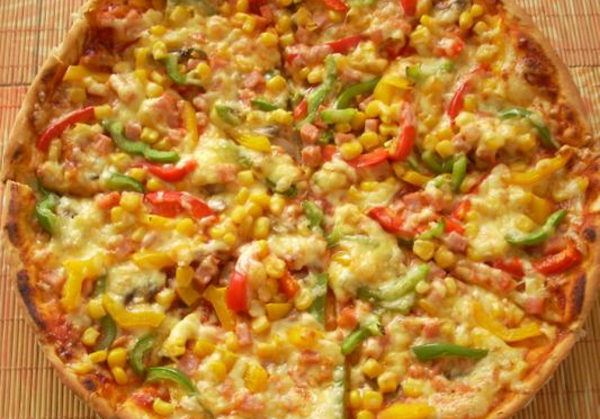 Kolorowa pizza Pyzy foto
