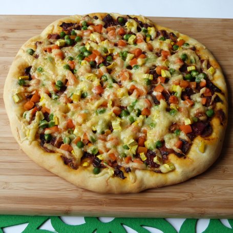 Krok 9 - Kolorowa pizza z groszkiem foto