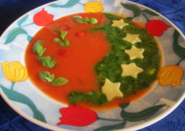 Fotografia przedstawiająca Kolorowa zupa kremowa