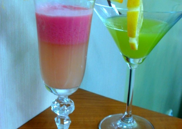 Fotografia przedstawiająca Kolorowe drinki