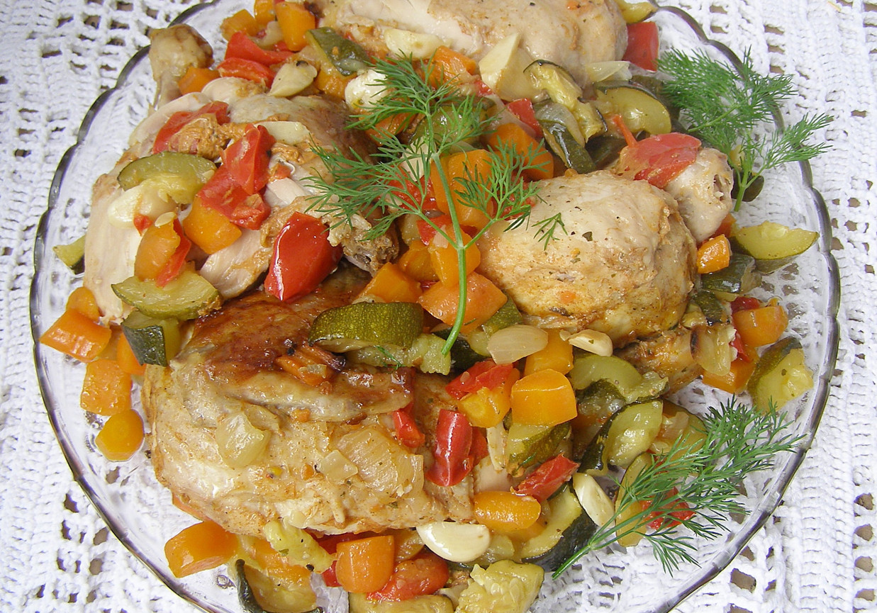 kolorowe jesienne warzywa w kurczaku z rękawa... foto