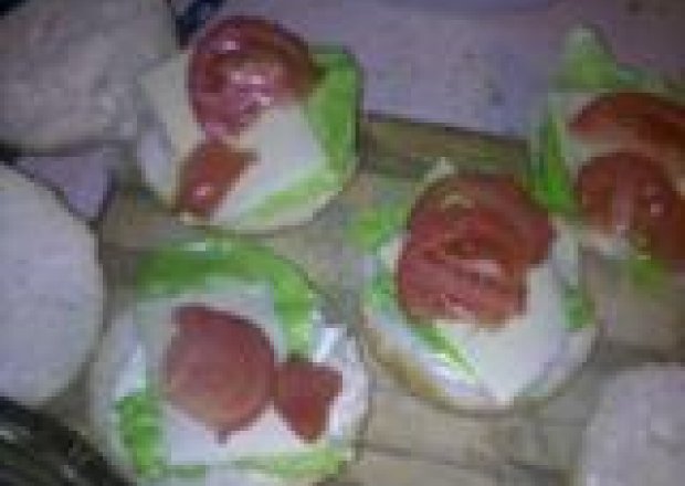 Fotografia przedstawiająca Kolorowe kanapki
