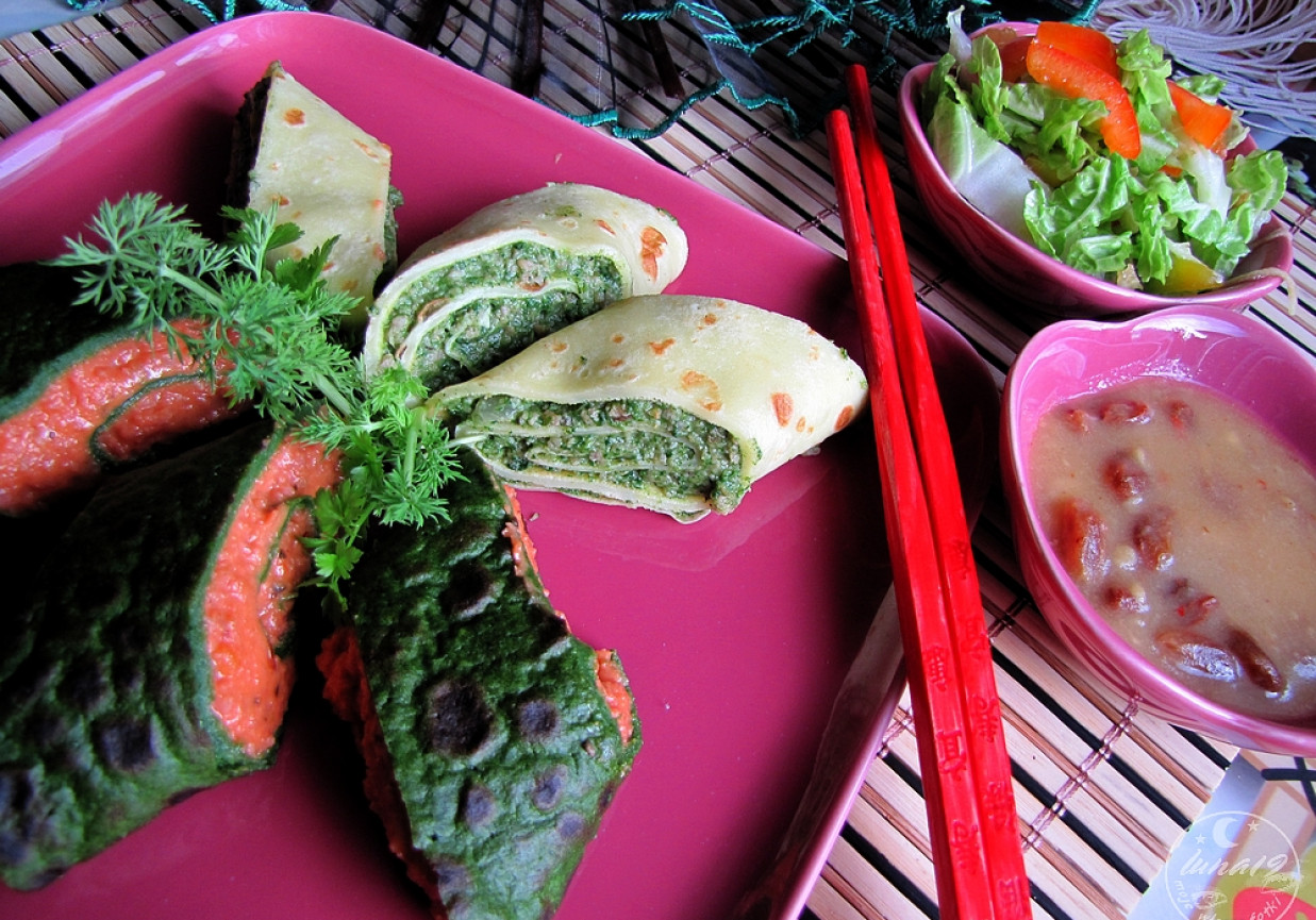 Kolorowe naleśniki Tao-Tao z mięsem foto