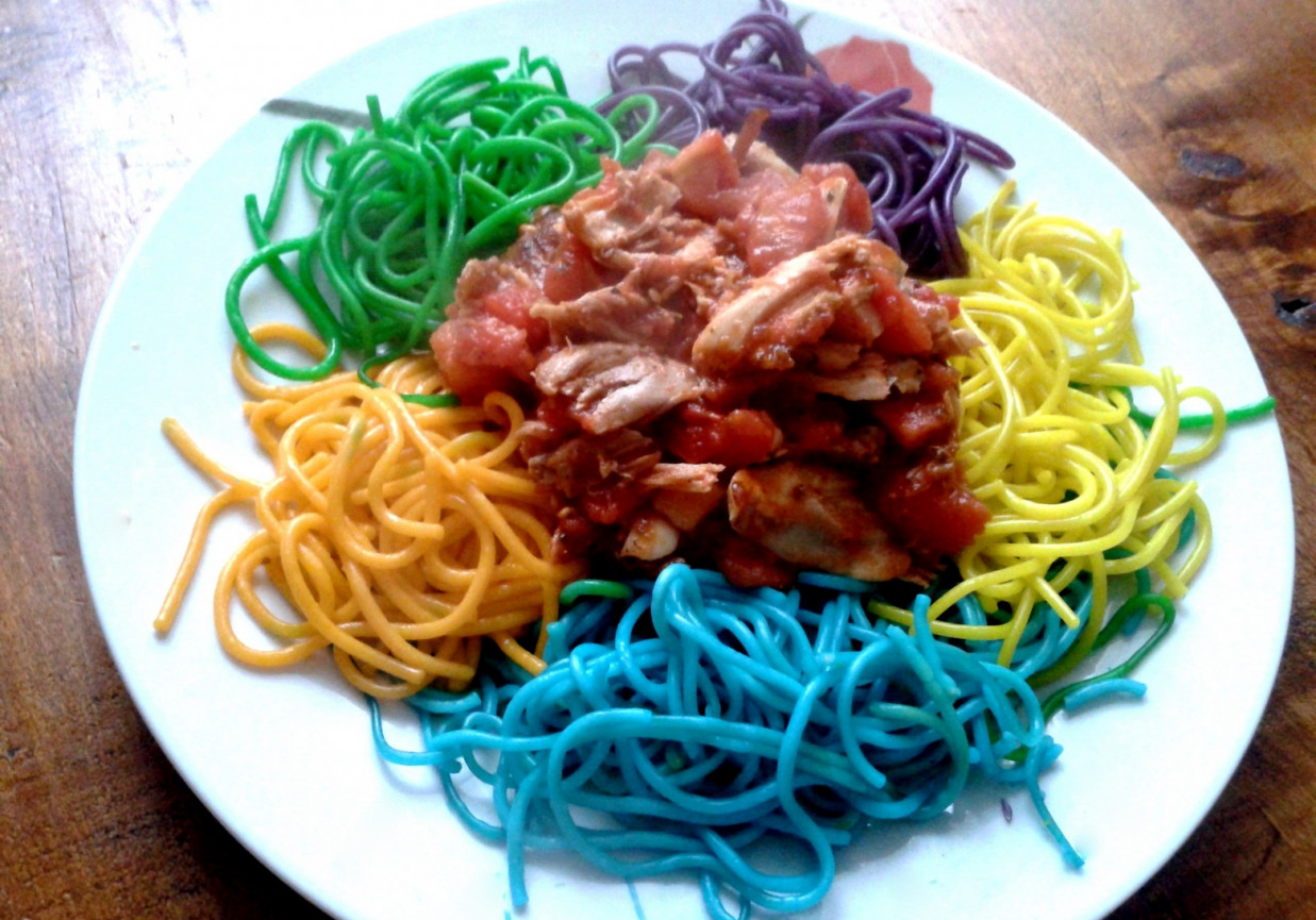 kolorowe spaghetti foto