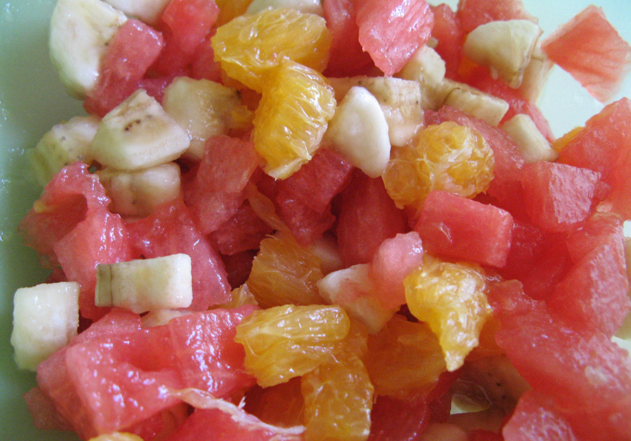 Kolorowo-owocowa sałatka foto