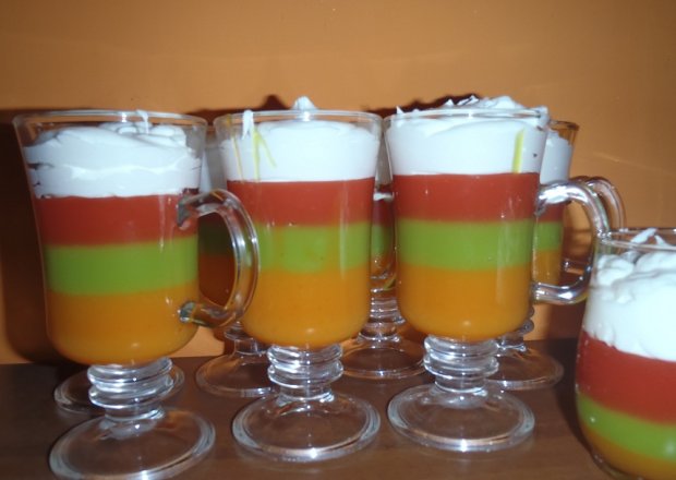 Fotografia przedstawiająca Kolorowy deser