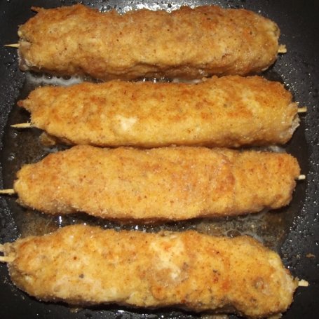 Krok 8 - Kolorowy filet z kurczaka – panierowany szaszłyk foto