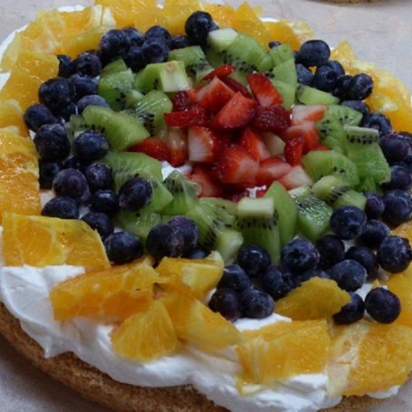 Krok 3 - Kolorowy tort owocowy foto