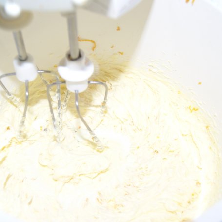 Krok 1 - Kolorowy tort w kratkę z cytrusową nutą foto
