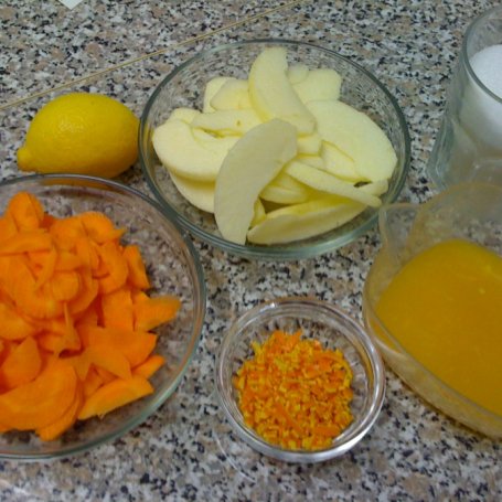 Krok 1 - Kompocik z marchwi i pomarańczy foto