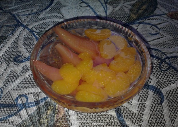 Fotografia przedstawiająca Kompot gruszkowo, mandarynkowo, ananasowy