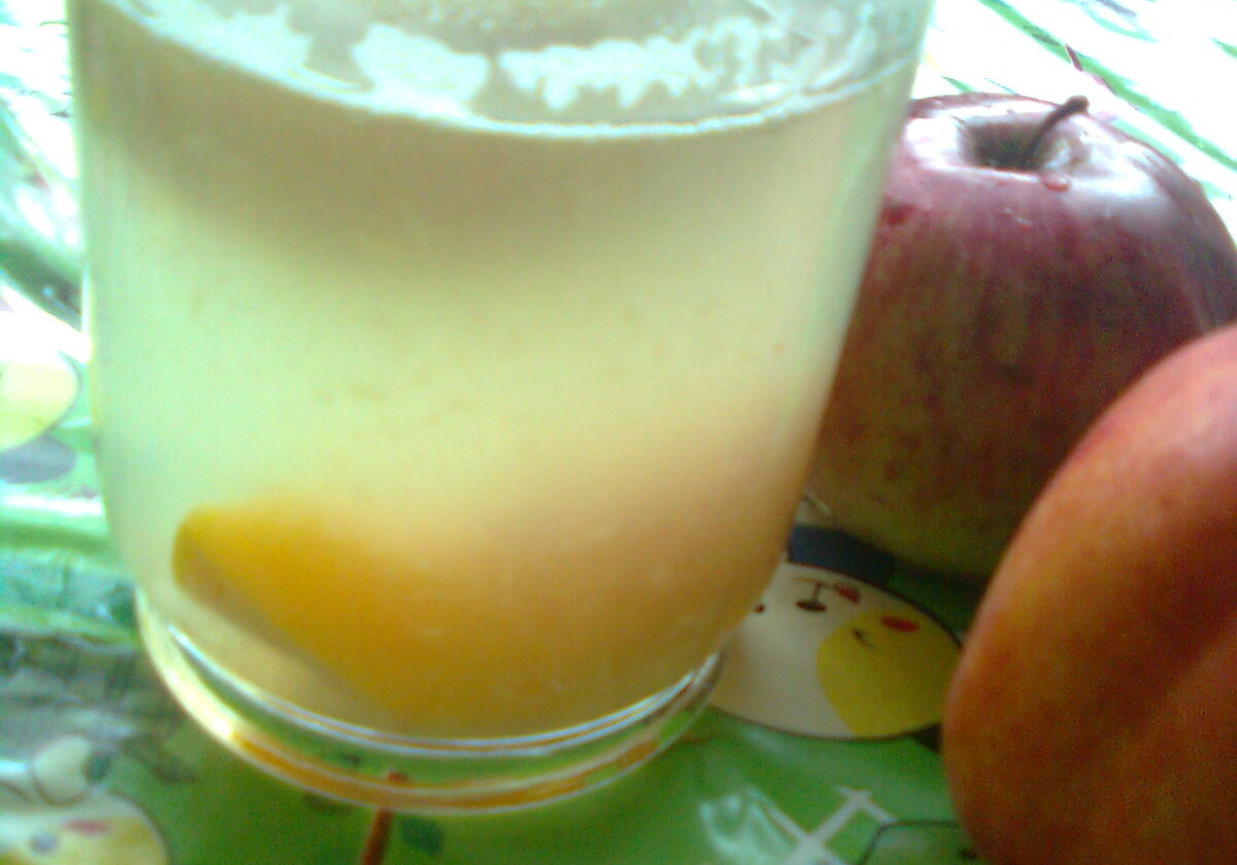 Kompot jabłkowo-nektarynkowy foto