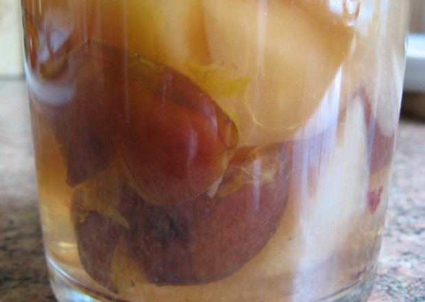 Fotografia przedstawiająca Kompot jabłkowo-śliwkowy