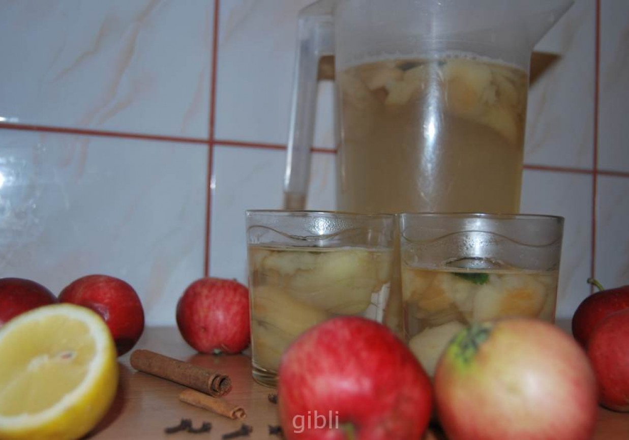 Kompot jabłkowy z cynamonem foto