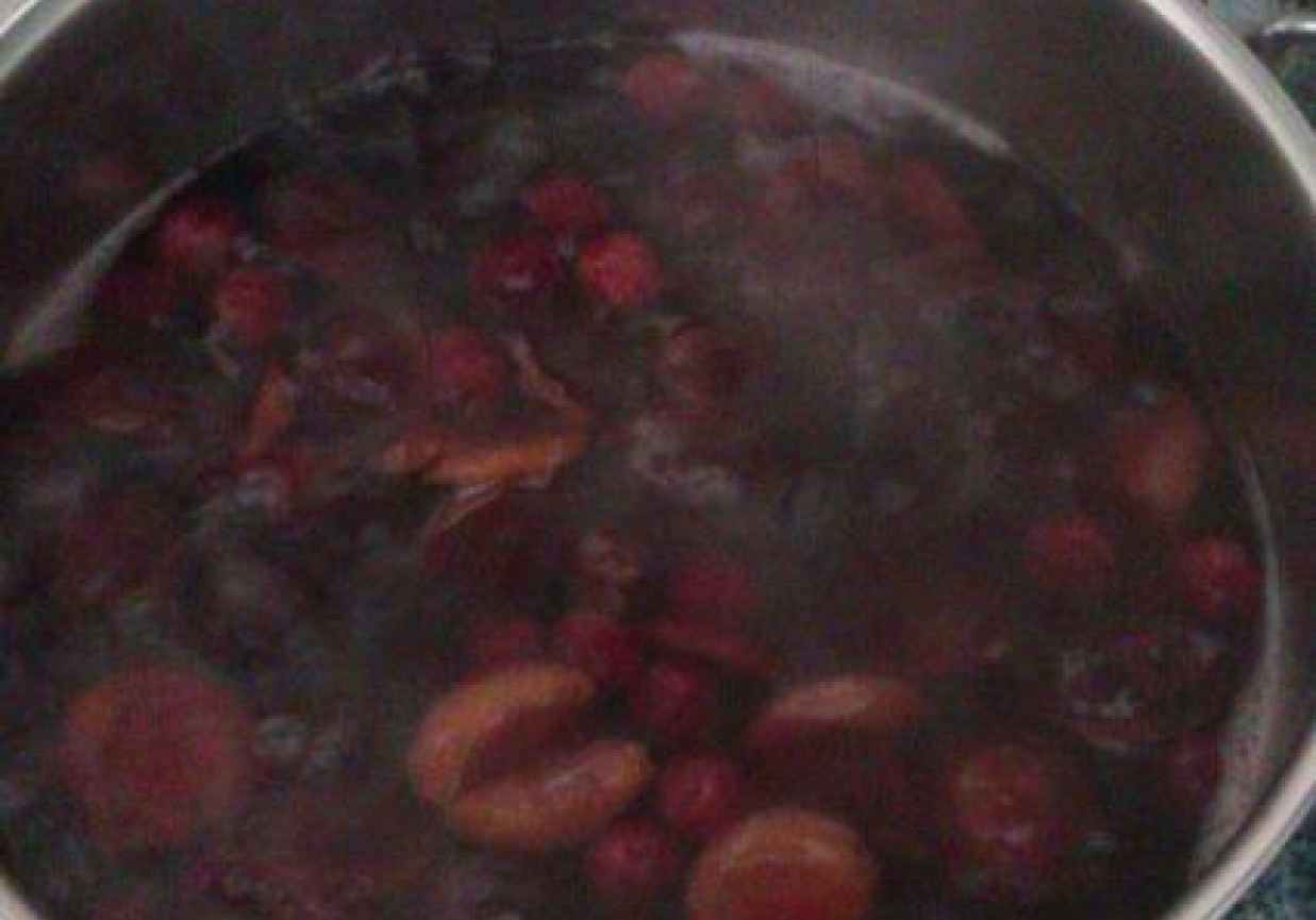 kompot śliwkowo-wiśniowy foto