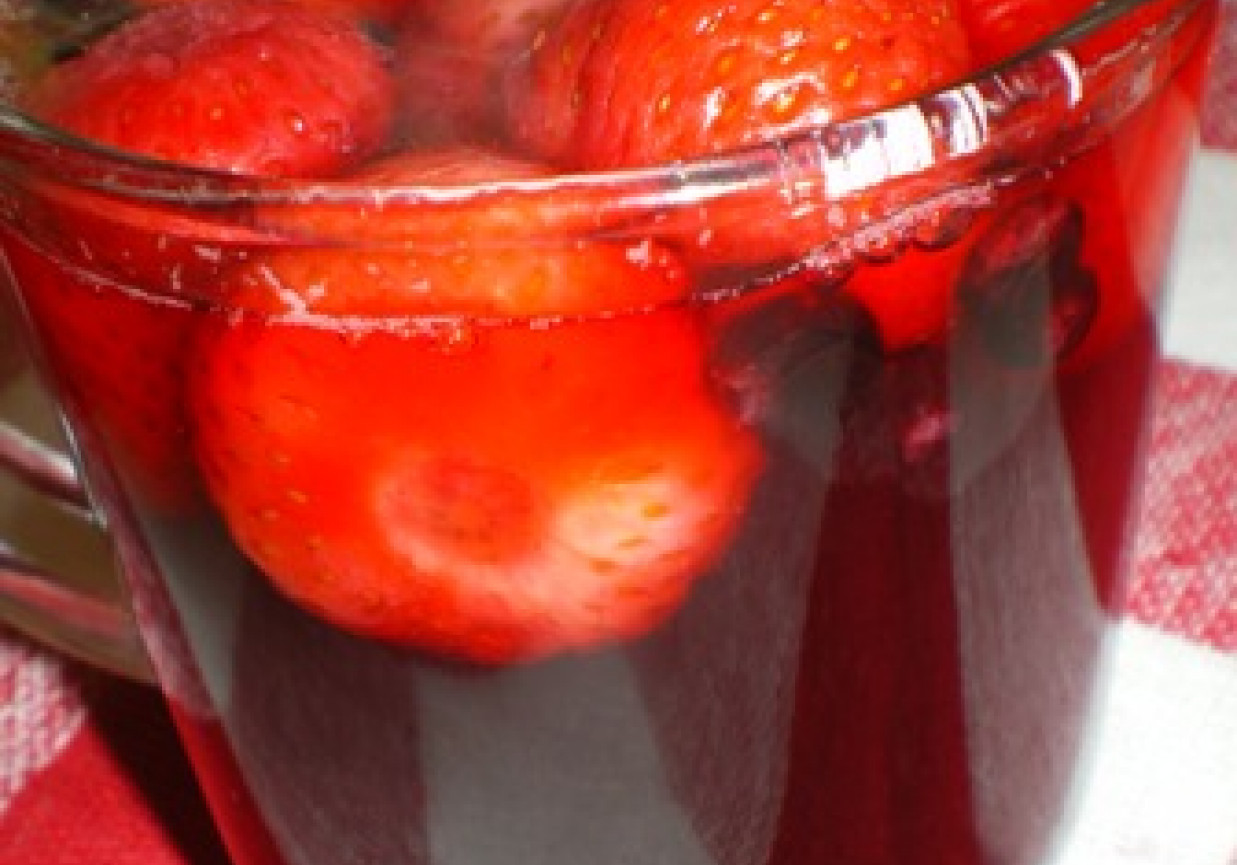 Kompot truskawkowo-jagodowy foto