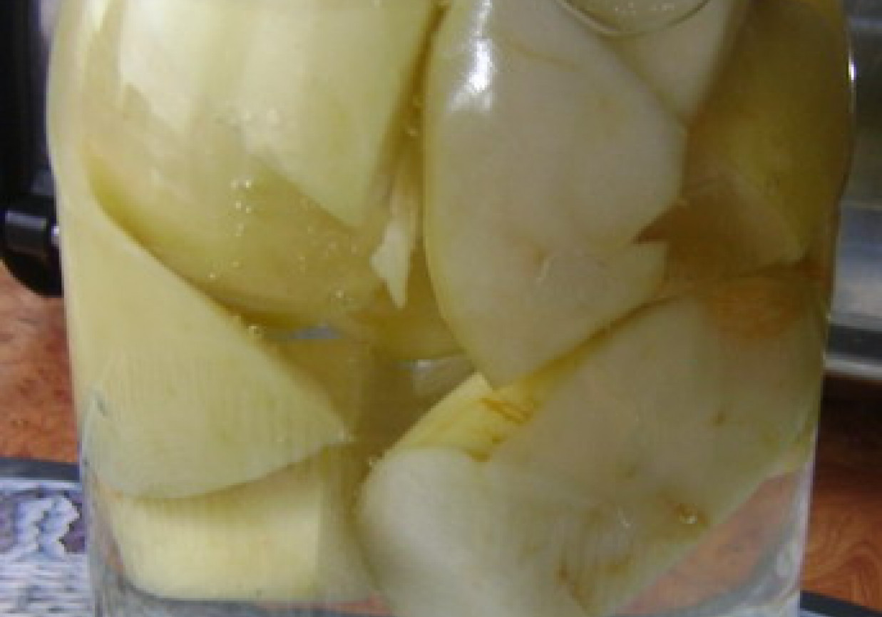 Kompot z jabłek w słoiki na zimę foto