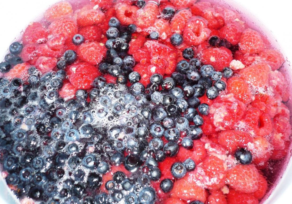 kompot z mali i jagód - DoradcaSmaku.pl