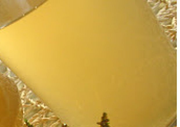 Fotografia przedstawiająca kompot z pigwy żółtej
